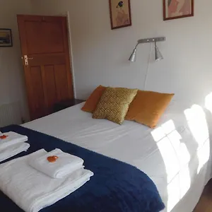 Luxurious 3 Bedroom House For Families, Corporate With Gardens And Parking Cambridge (Cambridgeshire)